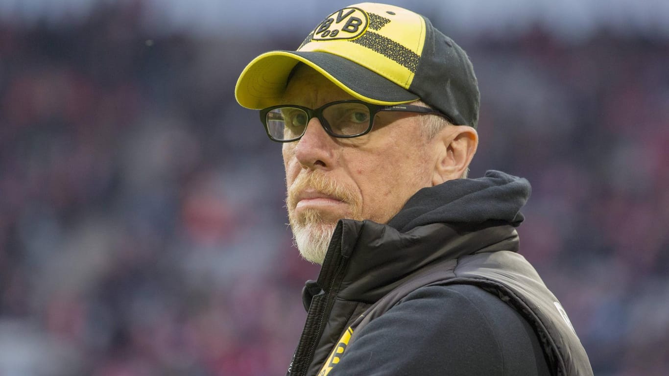 Peter Stöger: Nach einem halben Jahr soll für den Trainer bei Borussia Dortmund schon wieder Schluss sein.