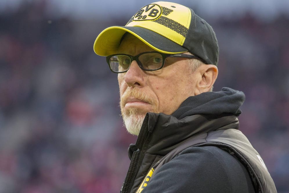 Peter Stöger: Nach einem halben Jahr soll für den Trainer bei Borussia Dortmund schon wieder Schluss sein.