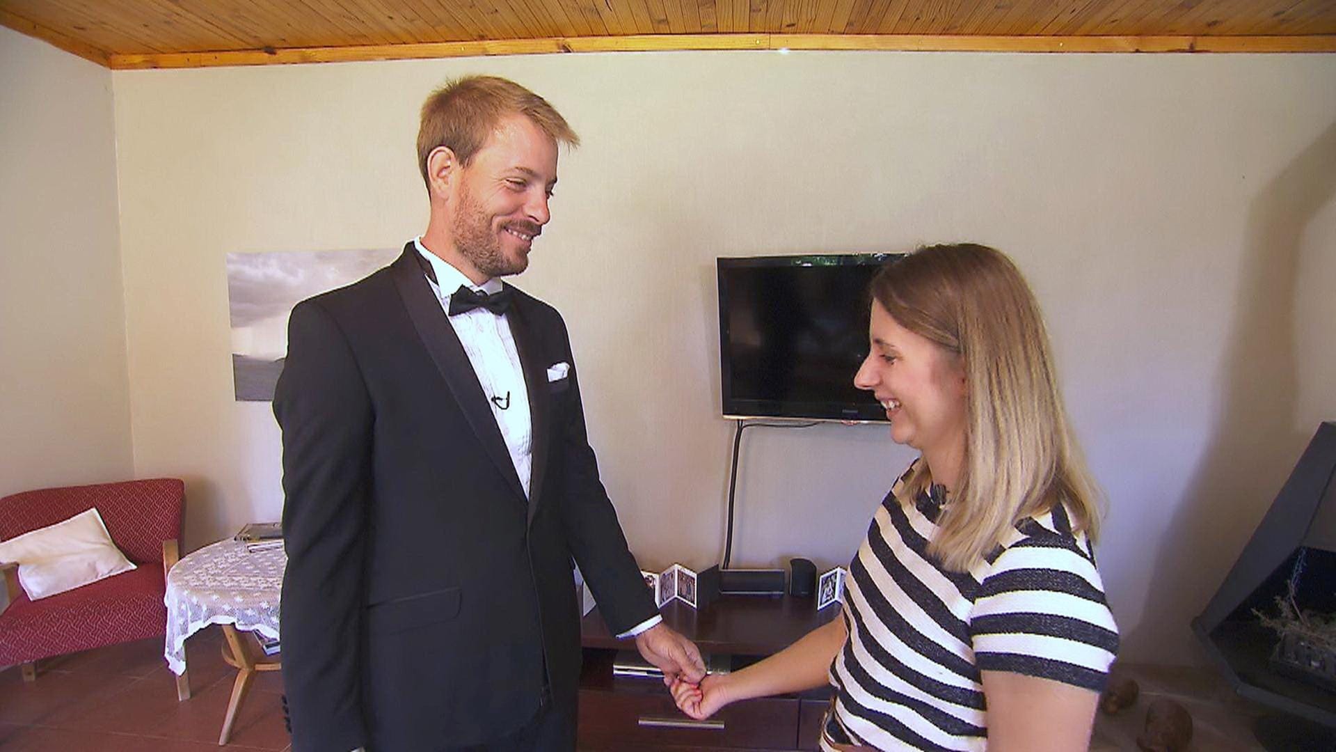 Bauer Gerald und seine Anna: Den Smoking für die Hochzeit hat er schon.