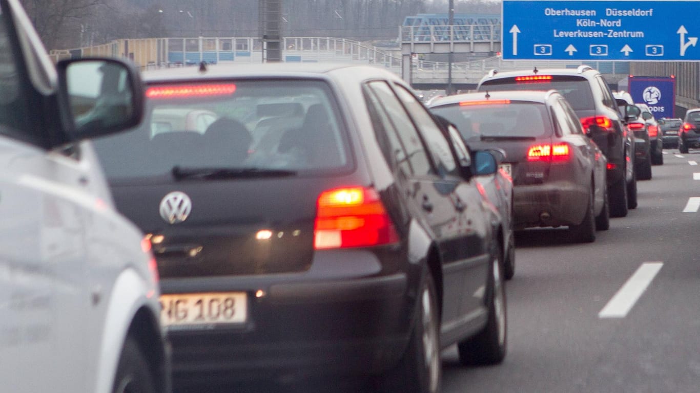 Die A4 bei Köln: Ein Autofahrer ist bei einem Unfall tödlich verletzt wurde.