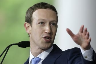 "Wir werden uns aus diesem Loch herausgraben, aber es wird einige Jahre dauern", sagte Zuckerberg.