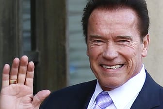 Arnold Schwarzenegger: Nach seiner Herz-OP meldet er sich über Twitter zu Wort.