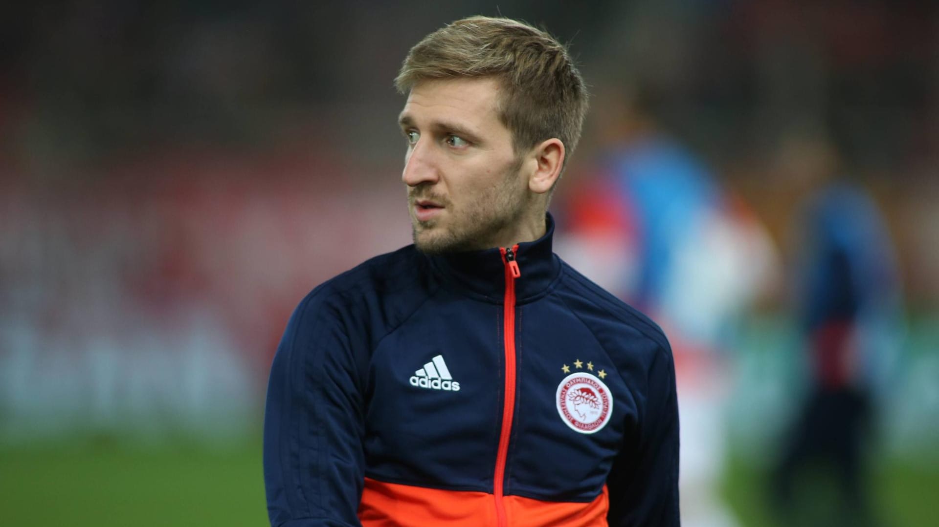 Marko Marin im Trainingsanzug von Olympiakos Piräus. In 34 Saisonspielen gelangen dem ehemaligen deutschen Nationalspieler zumindest acht Tore und fünf Torvorlagen. Das bewahrte ihn nicht vor dem Rauswurf.