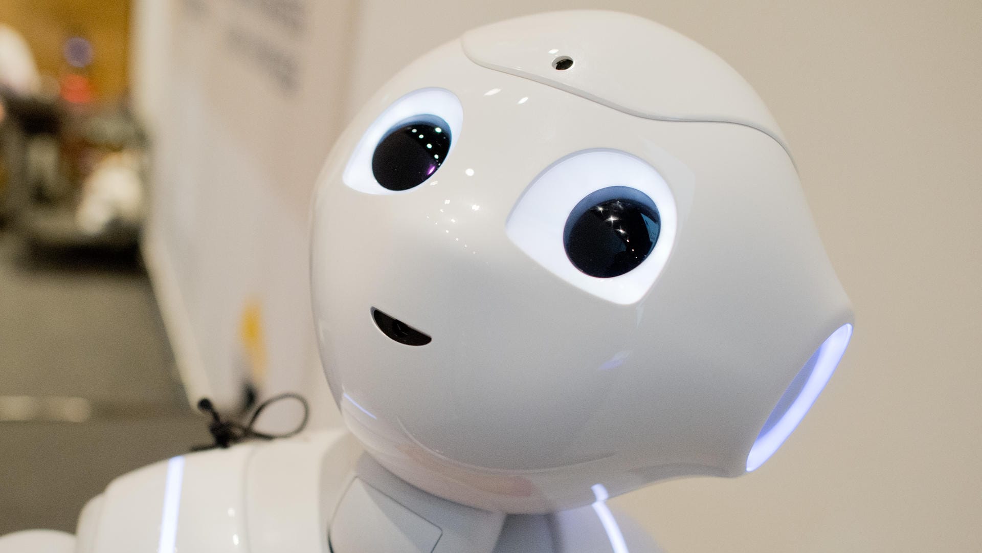 Roboter im Service-Sektor: Sie sollten Angestellte entlasten. An vielen Aufgaben scheitern die programmierten Figuren aber noch. Roboter im Service-Sektor: Sie sollten Angestellte entlasten. An vielen Aufgaben scheitern die programmierten Figuren aber noch.