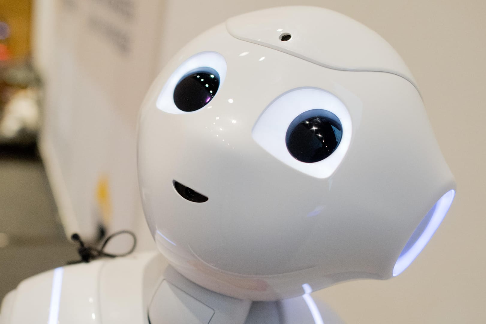 Roboter im Service-Sektor: Sie sollten Angestellte entlasten. An vielen Aufgaben scheitern die programmierten Figuren aber noch.