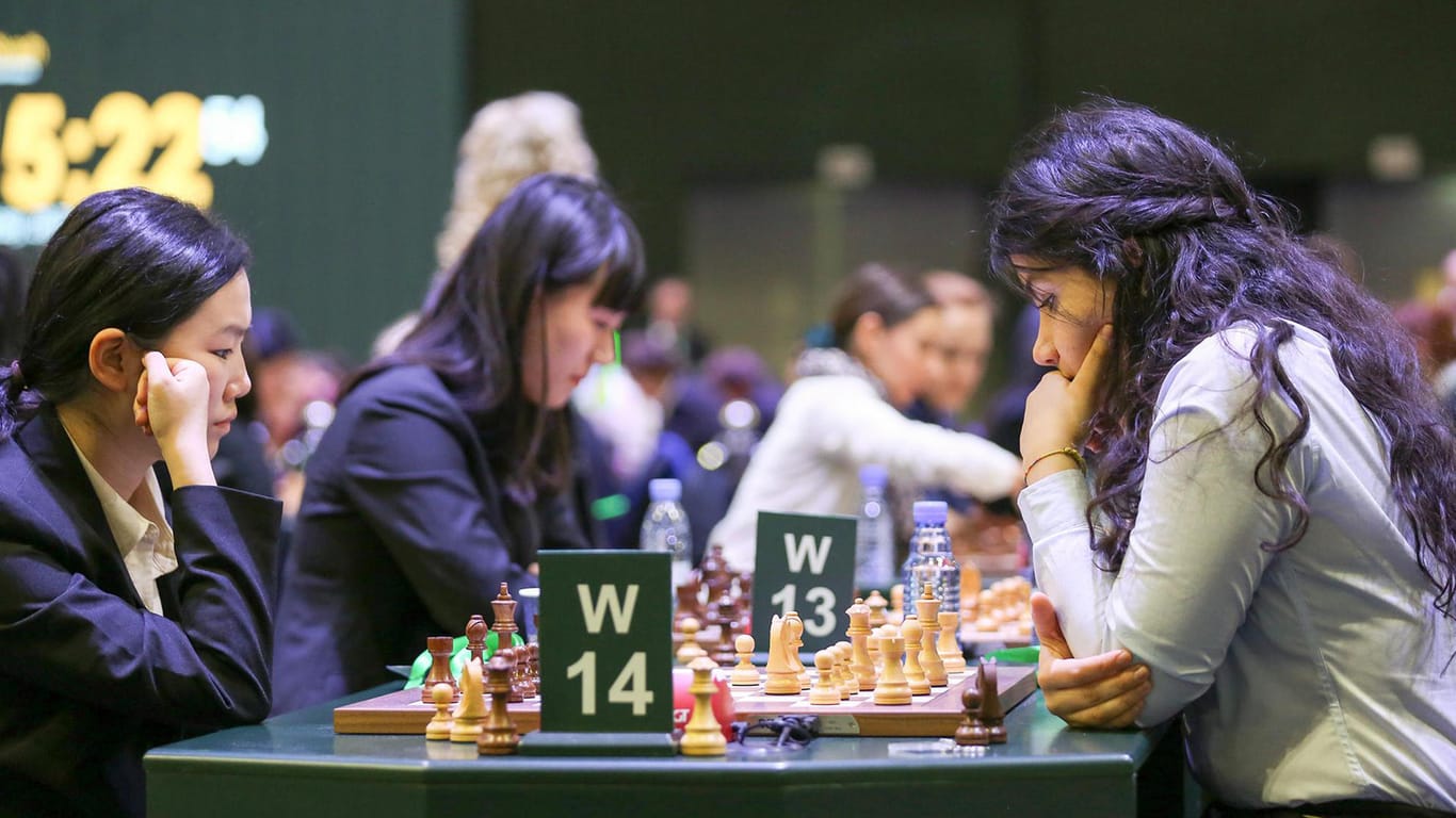 Die Schach-WM in Saudi-Arabien wurde im Winter zum Politikum. Zwar durften Frauen ohne Verschleierung spielen, israelischen Spielern wurde aber kein Visum für die Teilnahme an der Weltmeisterschaft erteilt.