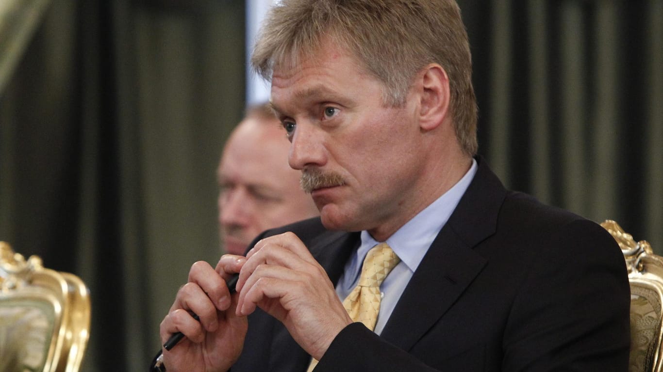 Kreml-Sprecher Dmitri Peskow kritisierte das Vorgehen des Westens scharf. Durch die Sondersitzung der Chemiewaffen-Experten verhofft sich Russland nun eine Aufklärung des Skripal-Falls.
