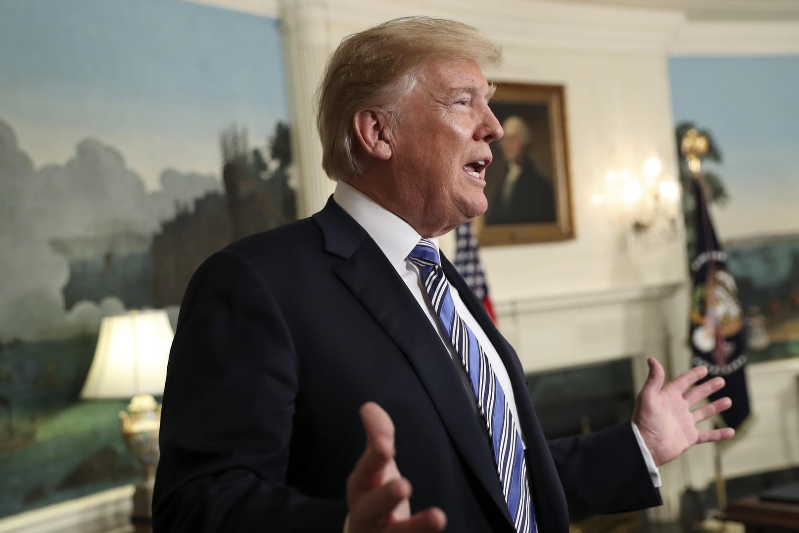 US-Präsident Donald Trump will künftig Soldaten die Grenze nach Mexiko sichern lassen. Das sei ein "großer Schritt", bis seine geplante Mauer fertig gestellt ist.