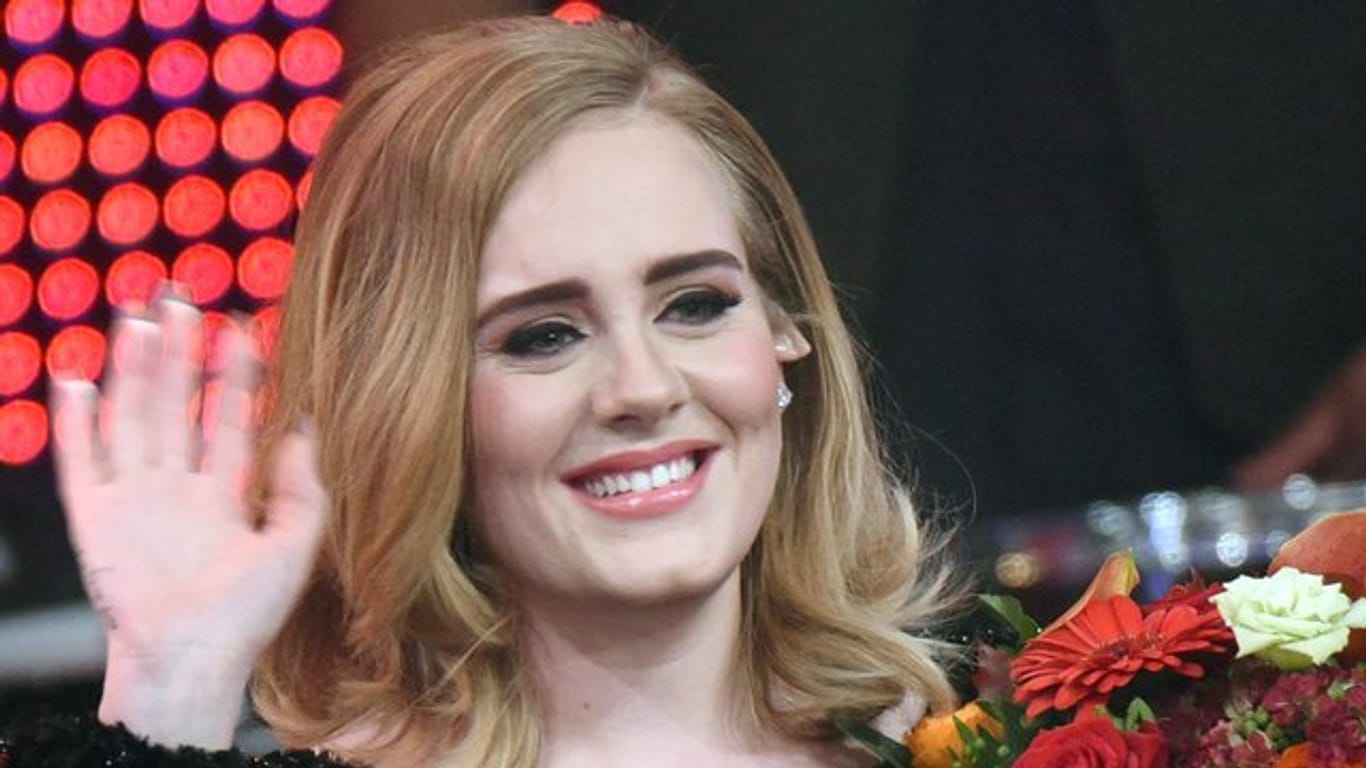 Adele beim RTL-Jahresrückblick 2015! Menschen, Bilder, Emotionen.