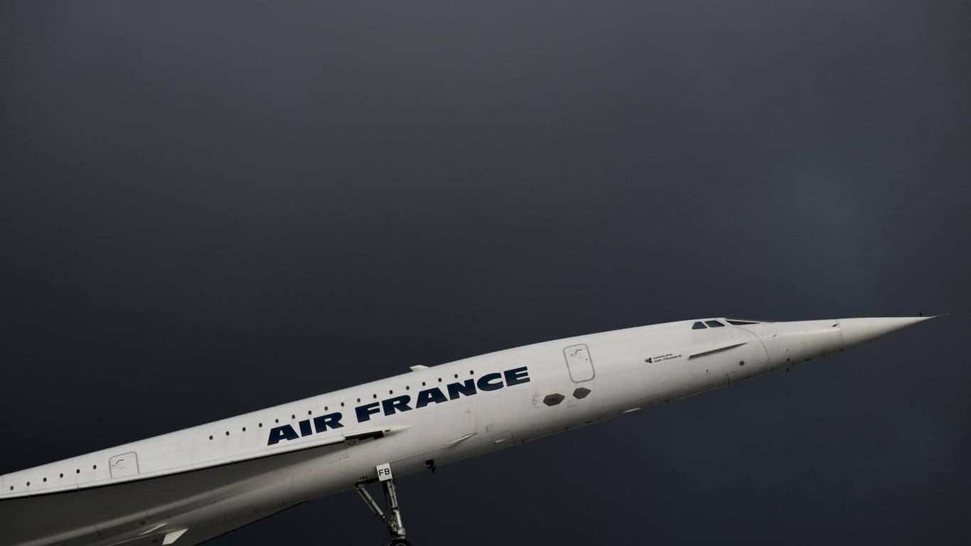 Die Original CONCORDE der Air-France: Rund 15 Jahre nach dem Unfall der Concorde, hat die Nasa einen neuen Überschalljet in Auftrag gegeben.