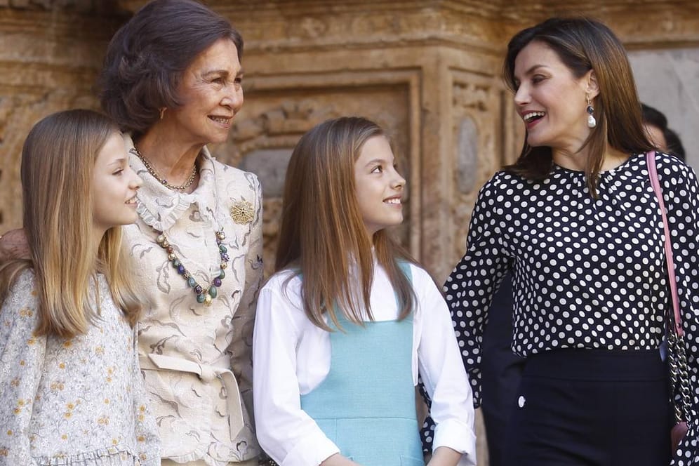 Königin Letizia: Hier scheint mit ihrer Schwiegermutter noch alles in Ordnung zu sein – oder täuscht der Eindruck?