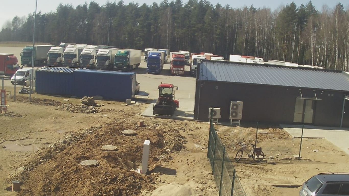 Strahlender Fund: An der Grenzkontrollstelle Šalčininkų stießen litauische Grenzschützer auf den Lkw mit radioaktiver Ladung für Deutschland.
