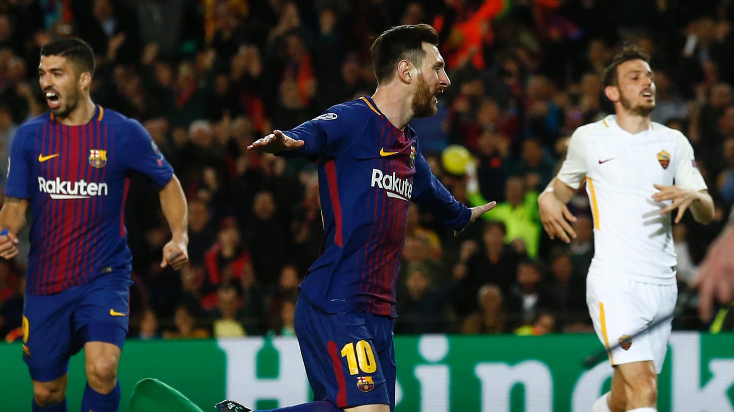Barcelona: Lionel Messi (Mitte) und Luis Suarez (links) bejubeln den Sieg über Rom. Barcelona: Lionel Messi (Mitte) und Luis Suarez (links) bejubeln den Sieg über Rom.
