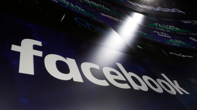 Facebook wusste seit 2015 von dem Datenmissbrauch, gab sich aber mit der Zusicherung der Firma zufrieden, dass die Daten angeblich gelöscht wurden.