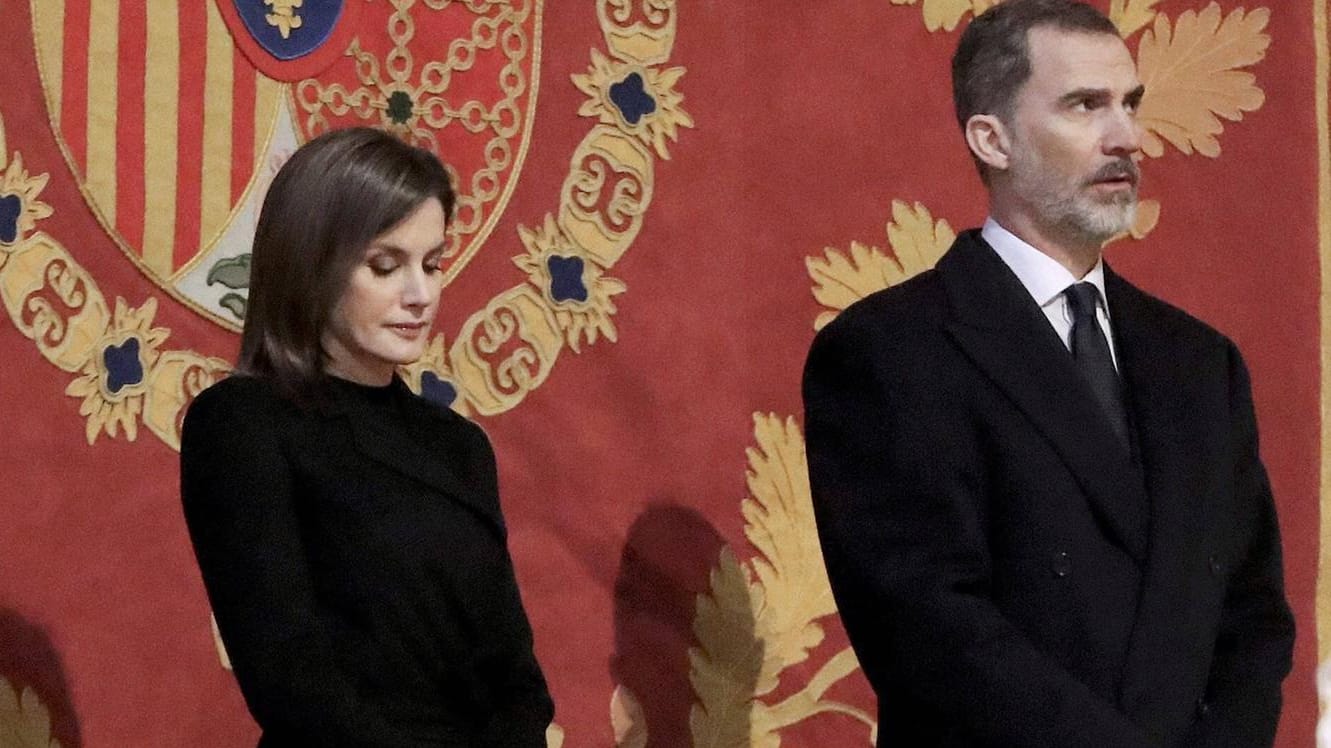 Königin Letizia: Streitigkeiten vor den Augen der Öffentlichkeit sind nie gut – jetzt zeigt die spanische Königin wohl Reue. Königin Letizia: Streitigkeiten vor den Augen der Öffentlichkeit sind nie gut – jetzt zeigt die spanische Königin wohl Reue.
