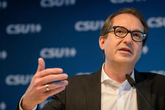 CSU-Landesgruppenchef Alexander Dobrindt (Archiv): "Linke Propagandahöhlen lassen den Bürger am Rechtsstaat zweifeln."