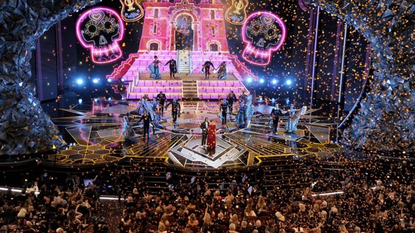 Miguel und Natalia Lafourcade treten treten bei der Oscar-Verleihung mit dem oscarprämierten Song "Remember Me" aus dem Film "Coco" auf.
