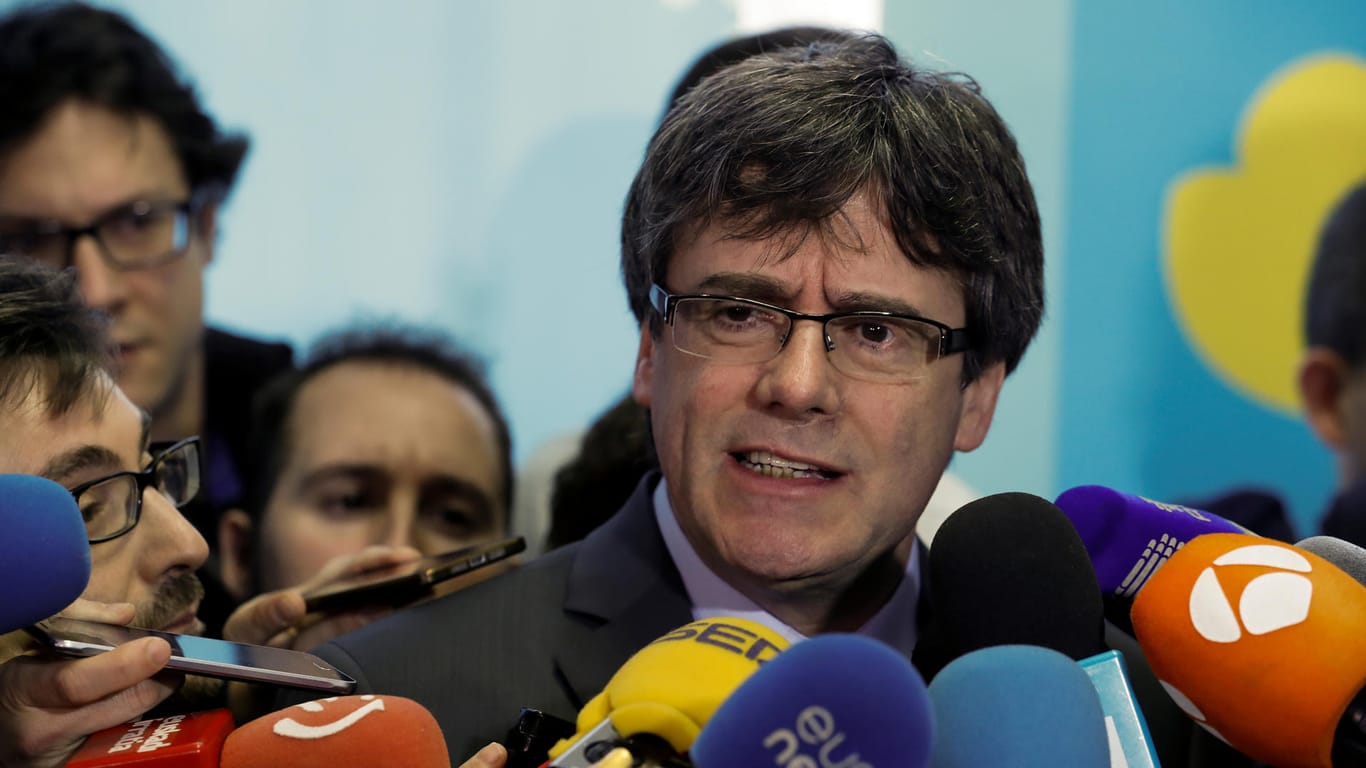 Carles Puigdemont spricht in Belgien mit Medienvertretern: Der ehemalige katalanische Regionalpräsident sitzt seit 25. März in deutscher Untersuchungshaft.