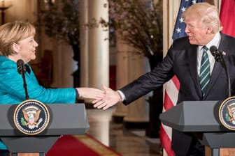 Angela Merkel und Donald Trump: Bald wird die Kanzlerin den US-Präsidenten erneut besuchen.