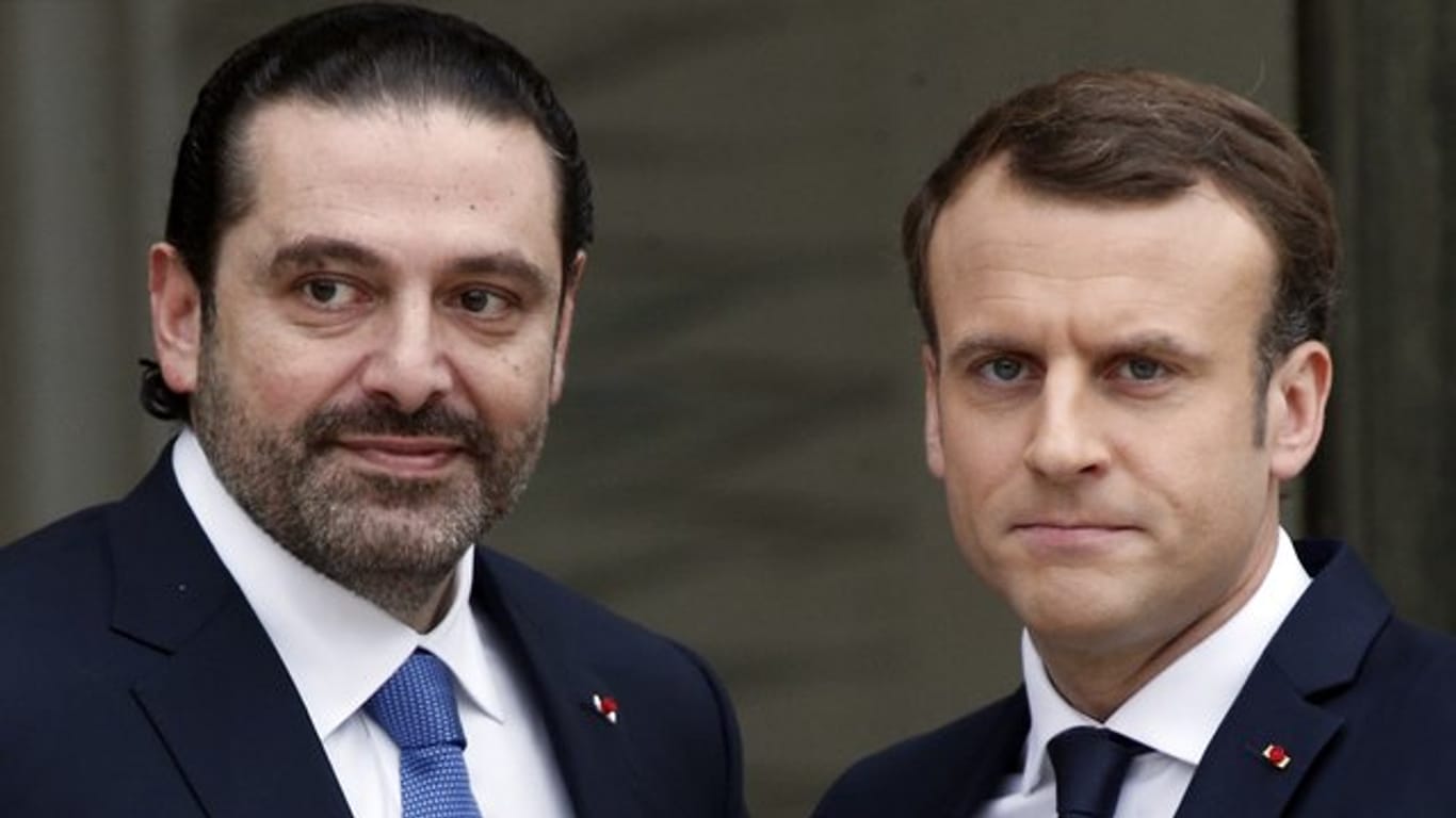 Der französische Präsident Macron (r) und der libanesische Premierminister Hariri bei einem Treffen im Elysee-Palast im November 2017.