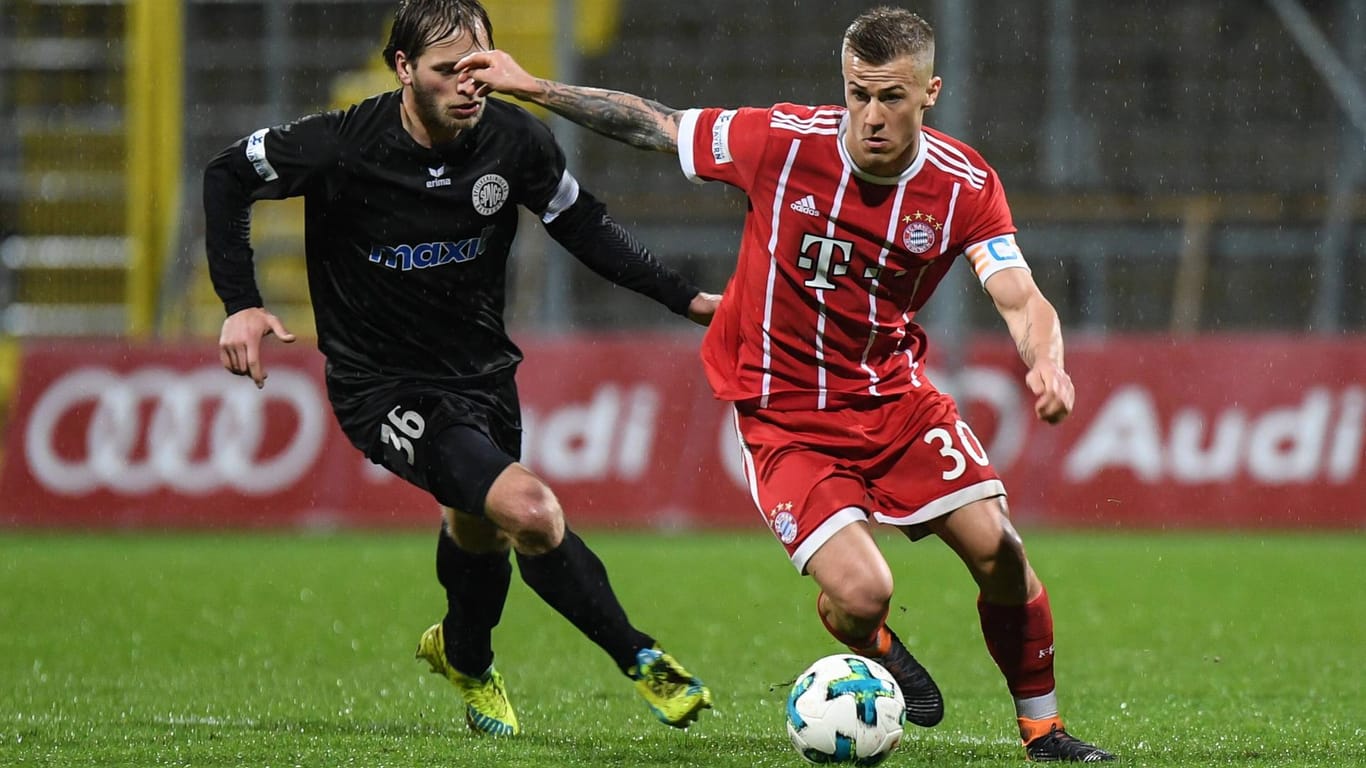 Niklas Dorsch (r.) im Einsatz für die U23 des FC Bayern: Der Junioren-Nationalspieler hat die Nase voll von der Regionalliga.