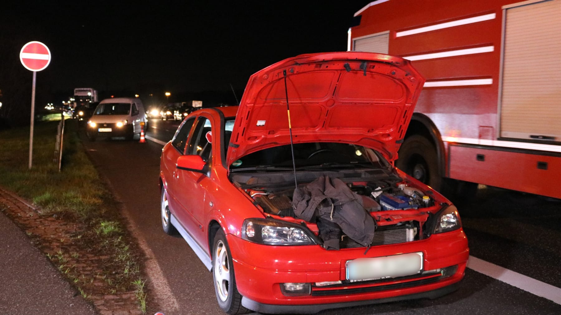 Hessen: Mann Steigt Auf Der A67 Aus Und Stirbt