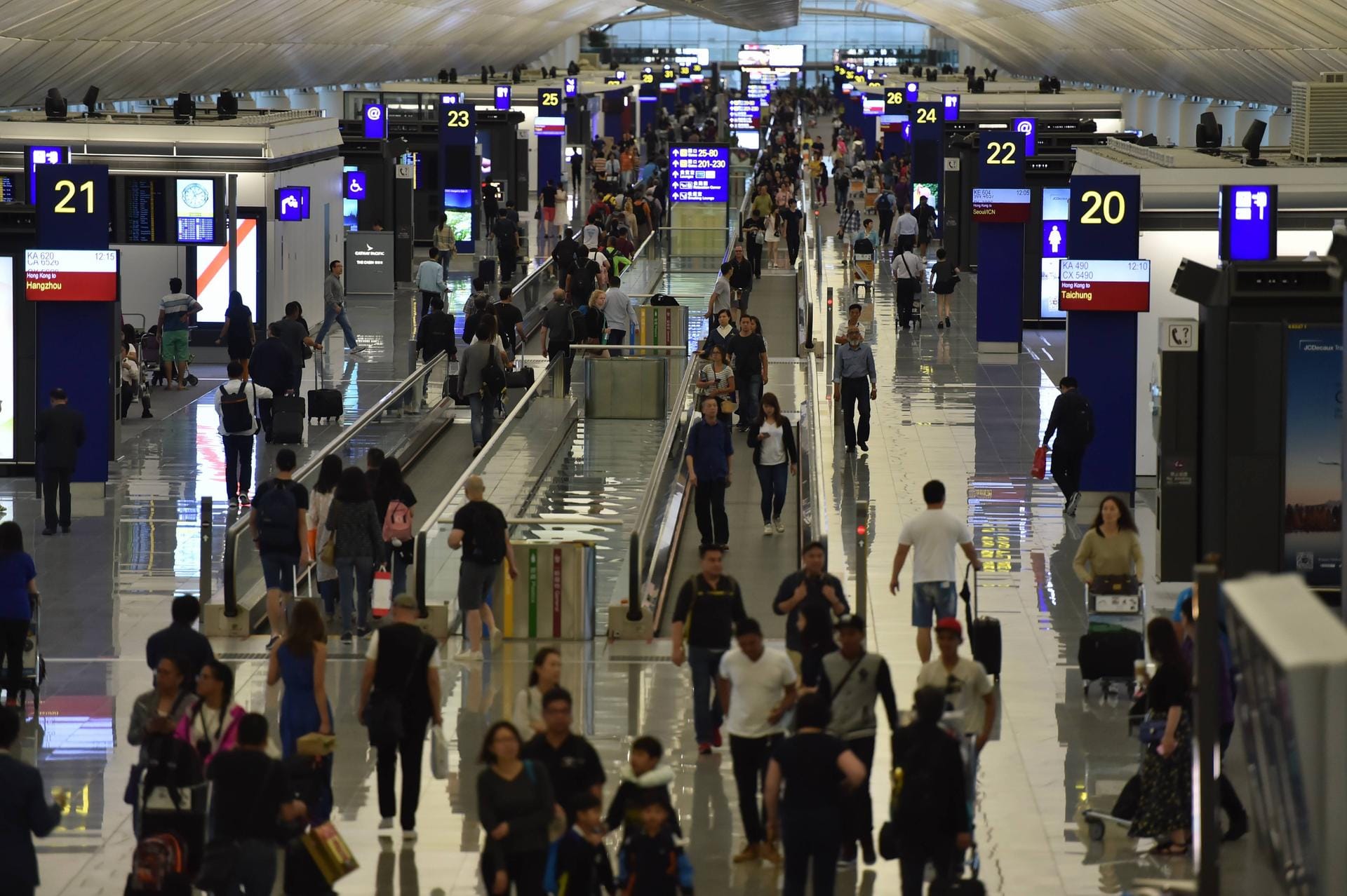 Viel Betrieb im Flughafen in Hong Kong: Hier schwärmen Passagiere von der exzellenten Verpflegung.