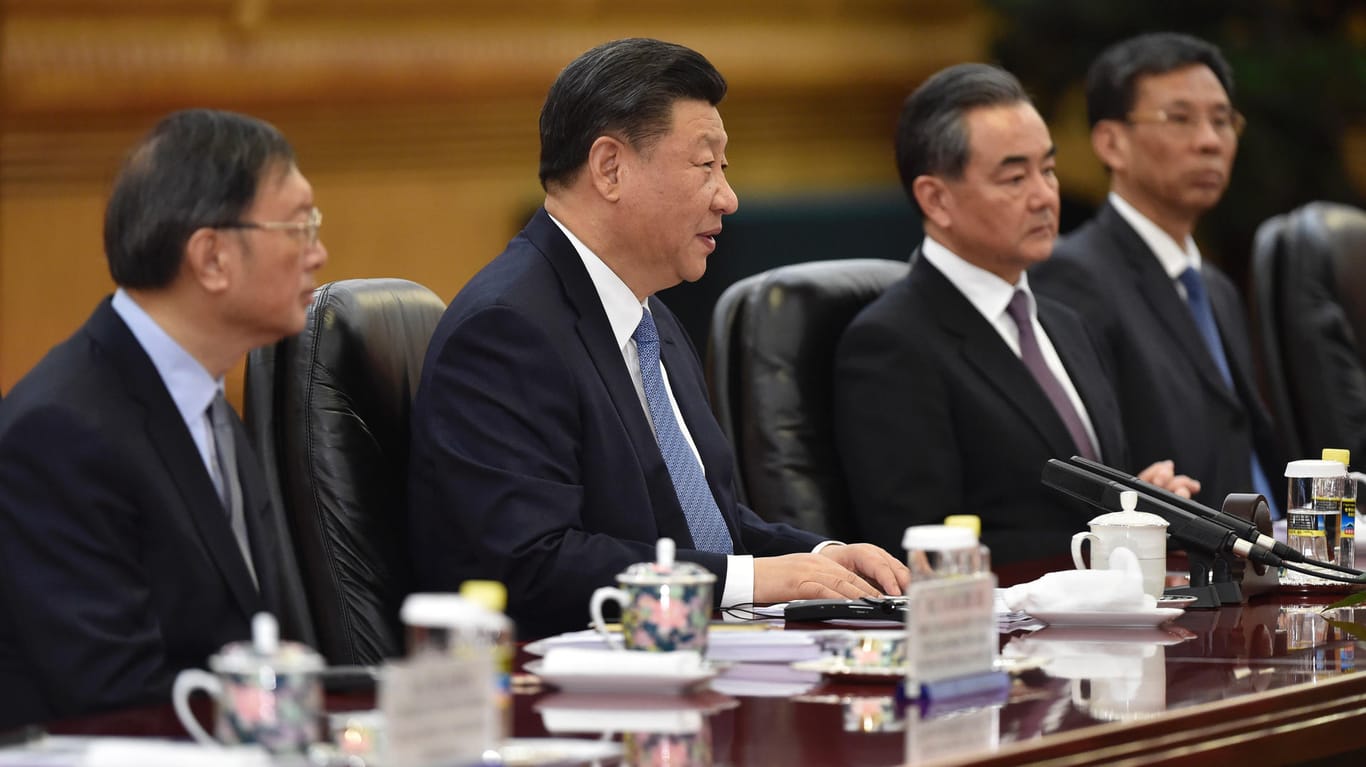 Chinas Präsident Xi Jinping bei einem Meeting in Peking: Sein Land verschärft im Handelsstreit mit den USA den Ton.
