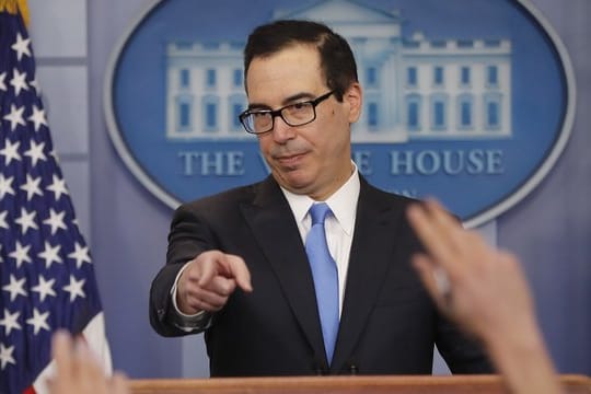 US-Finanzminister Steve Mnuchin bei einem Pressebriefing des Weißen Hauses in Washington.