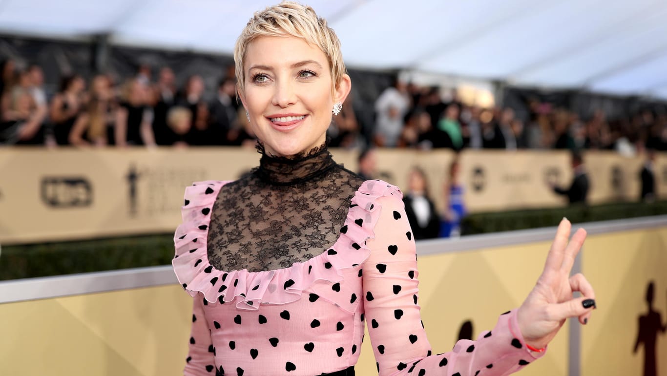 Kate Hudson: Farblich passte ihr Oscar-Kleid zur jetzigen Baby-News der Schauspielerin.