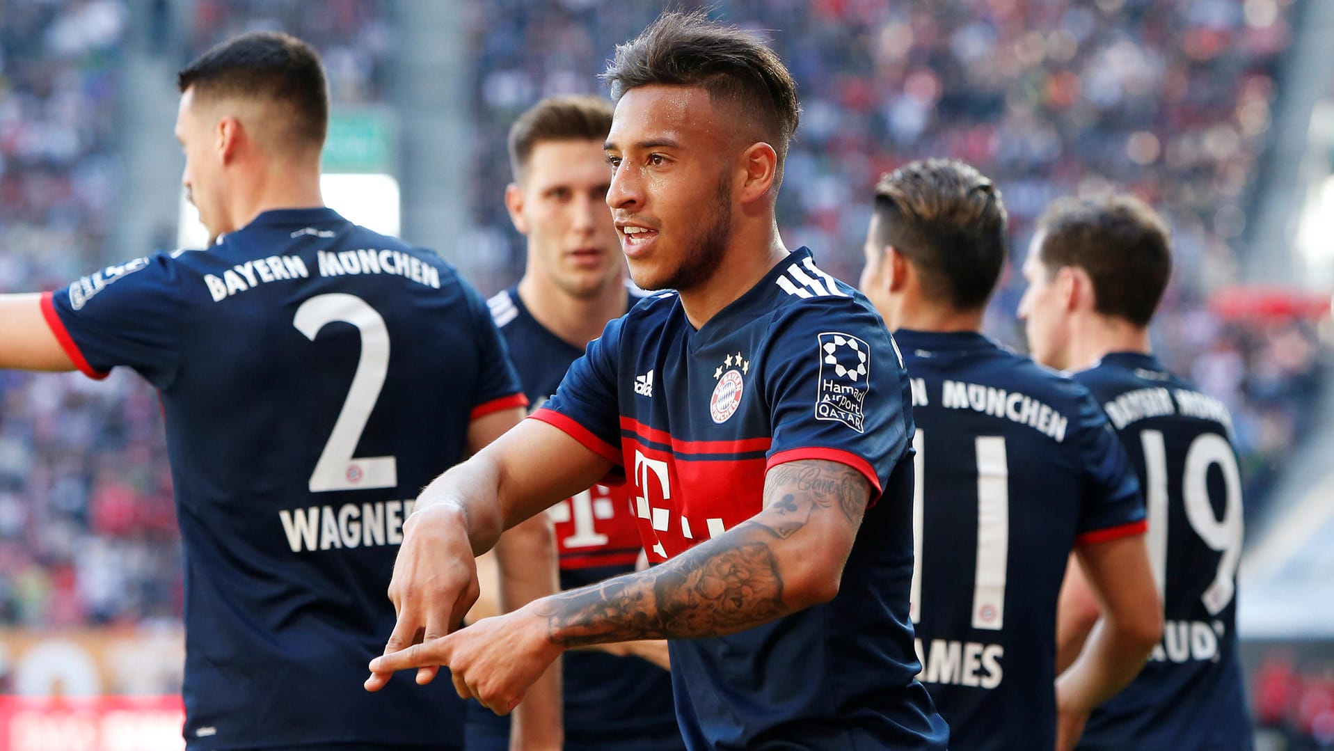 Torjubel bei Bayerns Tolisso: Der Offensivstar traf zum zwischenzeitlichen 1:1 in Augsburg.