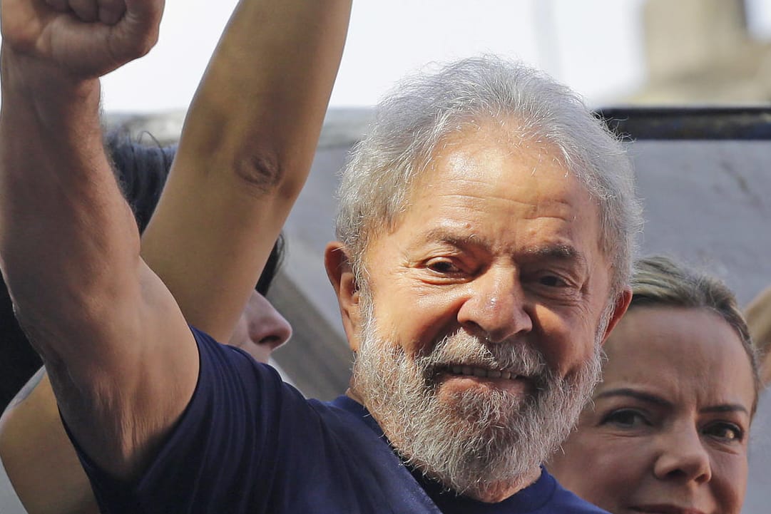 Ex-Präsident von Brasilien Lula bei Metall-Gewerkschaft: Kurz vor seinem Haftantritt hält Lula noch eine kämpferische Rede.Ex-Präsident von Brasilien Lula bei Metall-Gewerkschaft: Kurz vor seinem Haftantritt hält Lula noch eine kämpferische Rede.