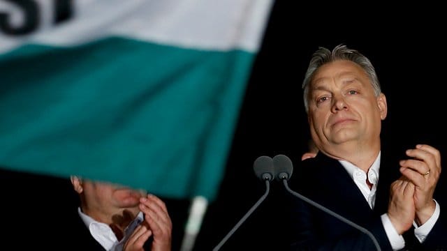 Nach der Parlamentswahl hält Ungarns rechtsnationaler Ministerpräsident Orban die Zügel unverändert fest in der Hand. Nach der Parlamentswahl hält Ungarns rechtsnationaler Ministerpräsident Orban die Zügel unverändert fest in der Hand.