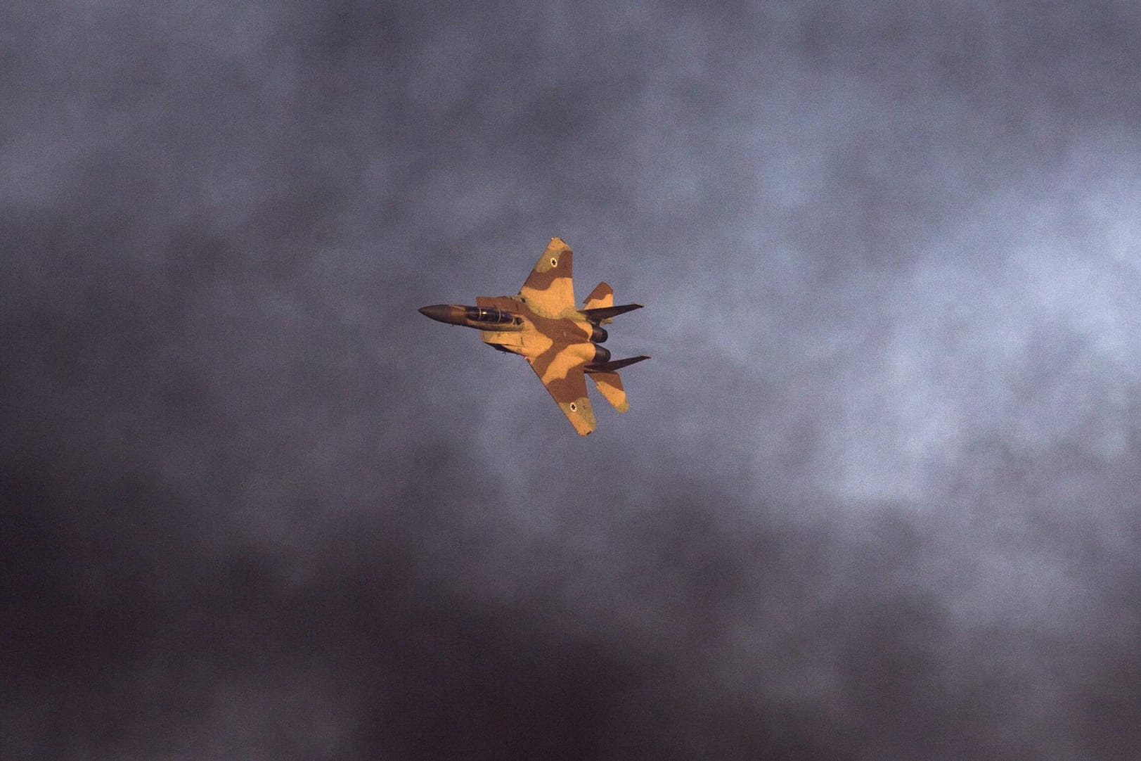 Ein israelischer Kampfjet vom Typ F-15: Nach russischen Angaben haben zwei solcher Maschinen den syrischen Flughafen Taifur bombardiert.