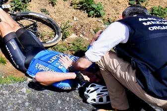 Radprofi Michael Goolaerts liegt nach seinem Sturz am Boden: Wenige Stunden danach verstarb der Belgier.