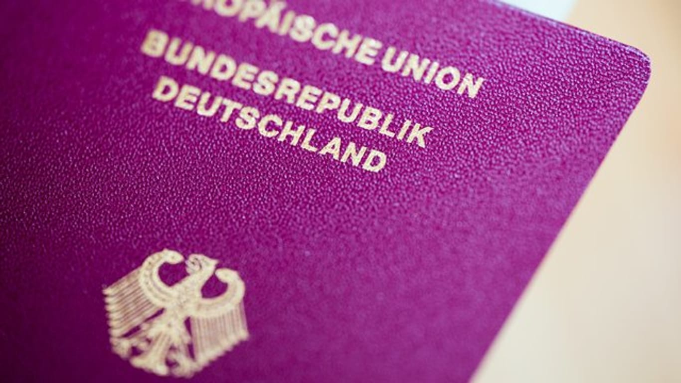 Das Innenministerium will Dschihadisten mit einem Doppelpass die deutsche Staatsbürgerschaft entziehen.