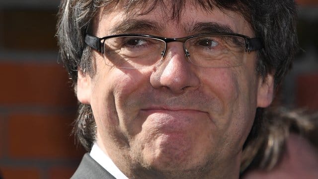 Puigdemont hatte beantragt, sich statt bei der Polizei in Neumünster einmal wöchentlich in Berlin melden zu dürfen.