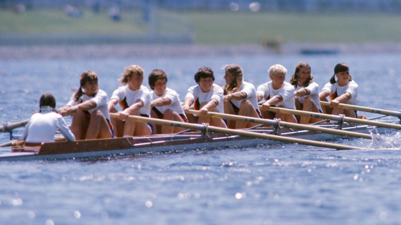 Der DDR-Achter der Olympischen Spiele 1976: Brigitte Ahrenholz (5.v.r.) gewann mit ihren Mannschaftskolleginnen in Montreal die Gold-Medaille.