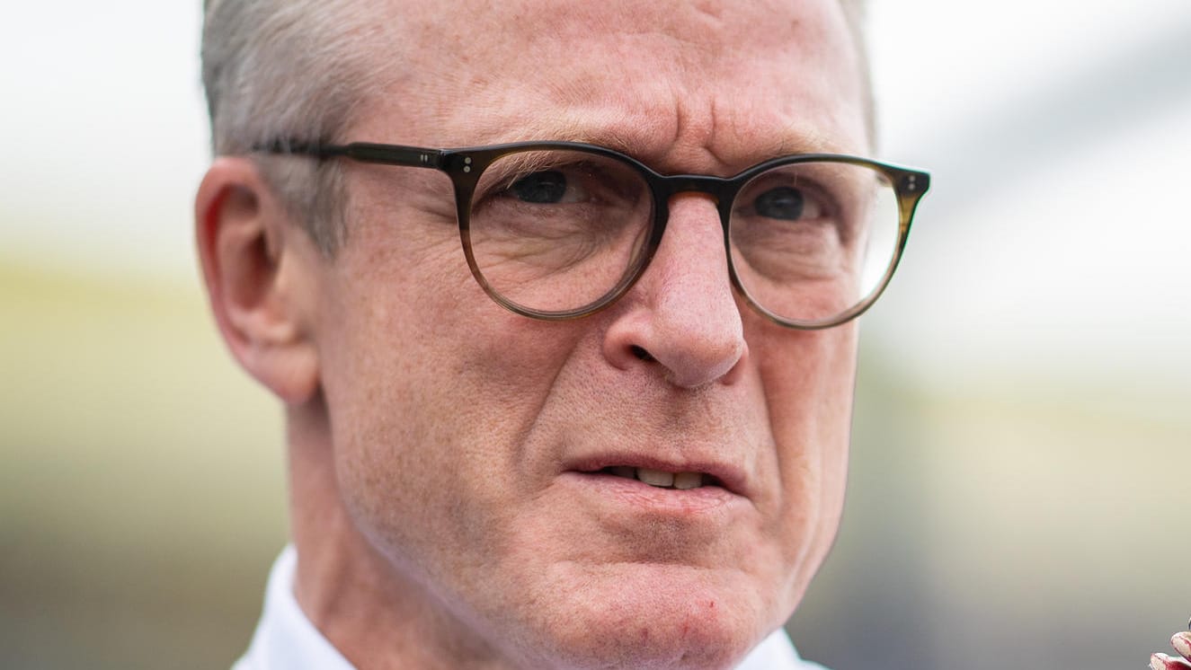 Michael Raschke, stellv. Chef der Unfallchirurgie der Uniklinik in Münster konnte bei drei Opfern der Amokfahrt keine Entwarnung geben.