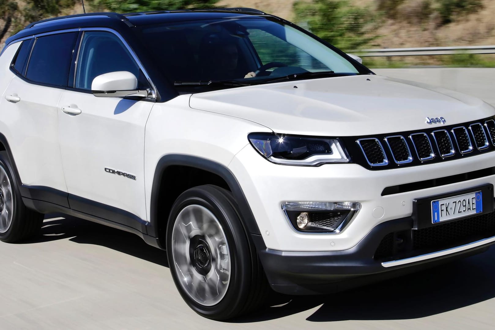 Jeep Compass: Er wird auch mit kleinem Diesel und reinem Frontantrieb angeboten.