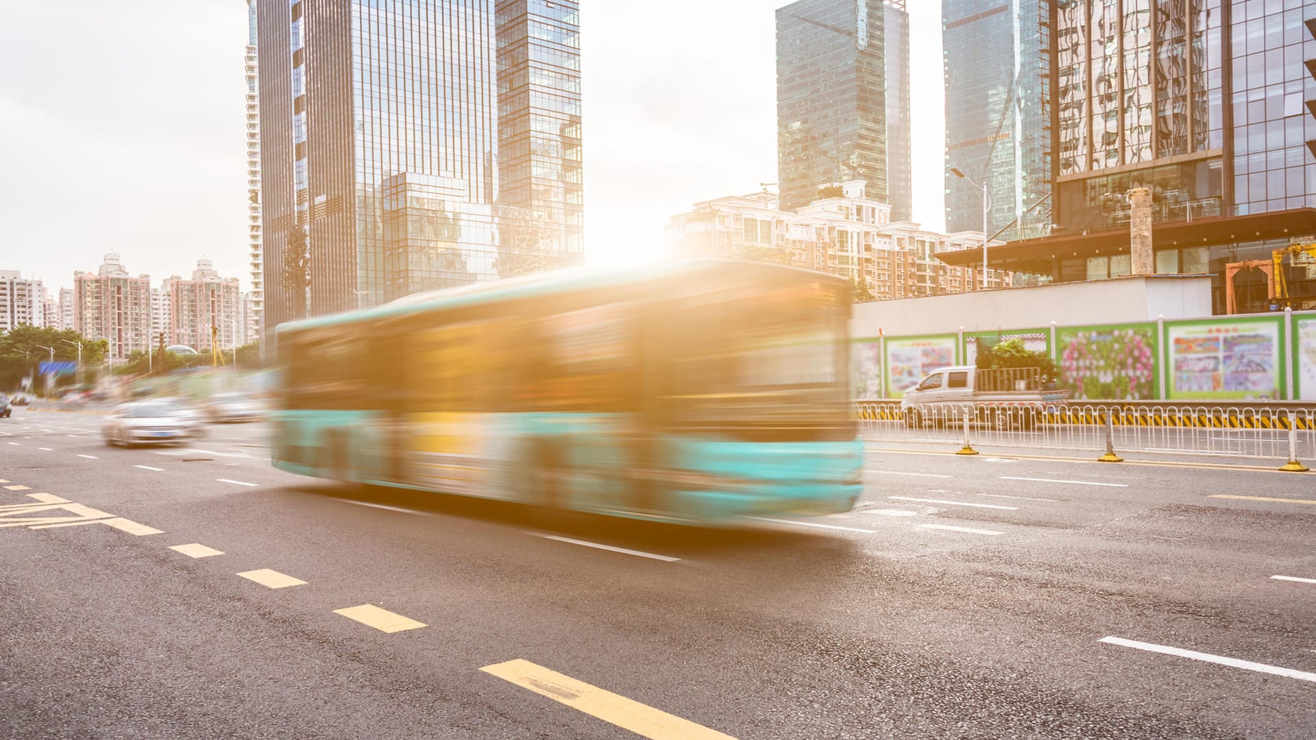 Ein Bus in Shenzhen: In der chinesischen Stadt fahren 16.500 Elektrobusse – Weltrekord. Ein Bus in Shenzhen: In der chinesischen Stadt fahren 16.500 Elektrobusse – Weltrekord.