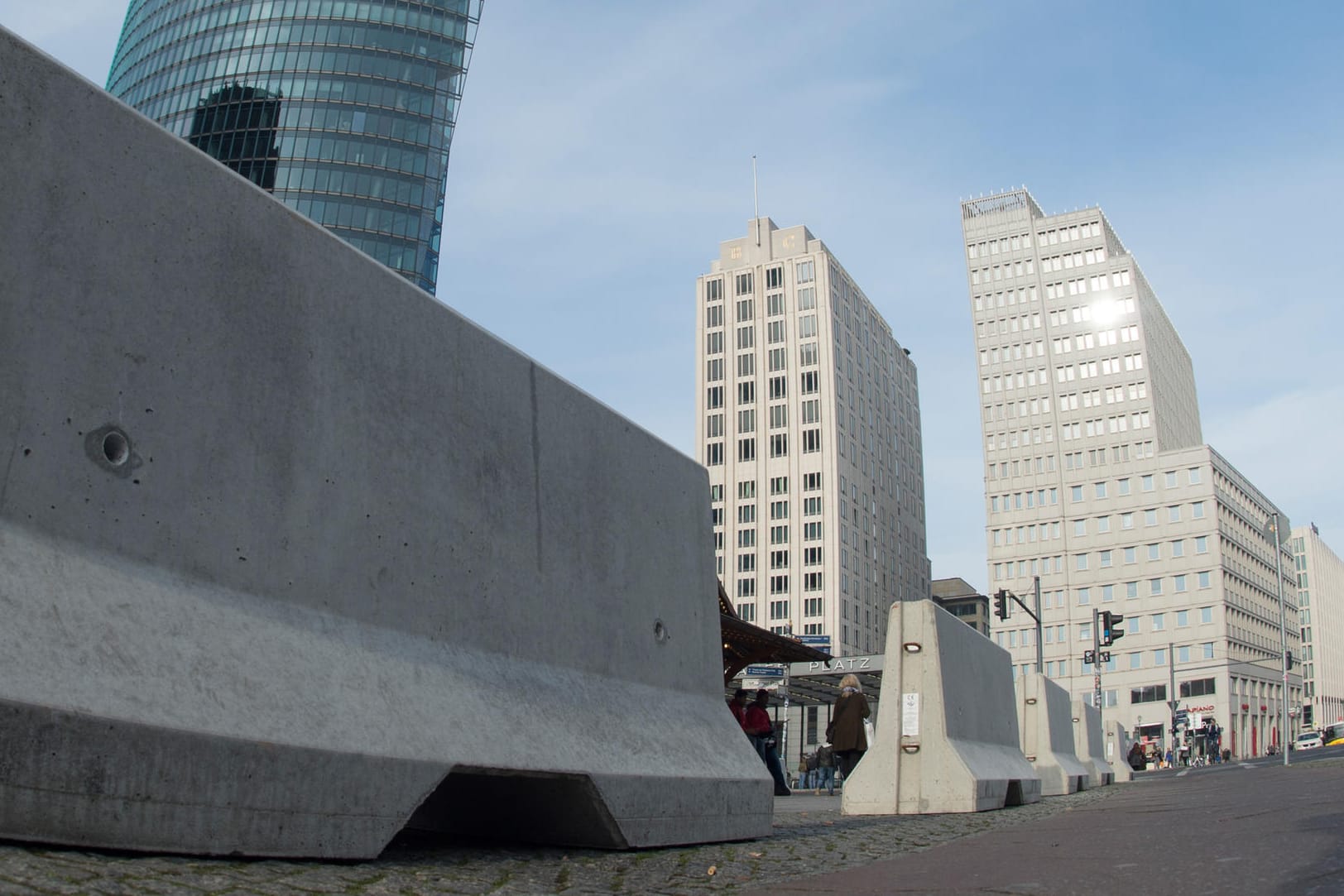 Betonbarrieren am Potsdamer Platz in Berlin: In Deutschland könnte es künftig deutlich mehr solcher Absperrungen geben.