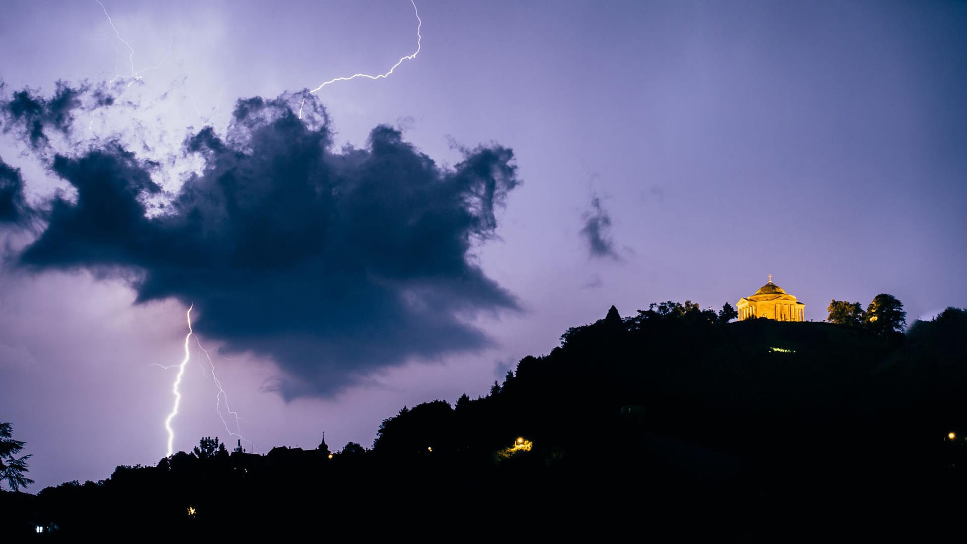 Gewitter über Stuttgart: In der Woche soll es vor allem im Südwesten zu heftigen Gewittern kommen.