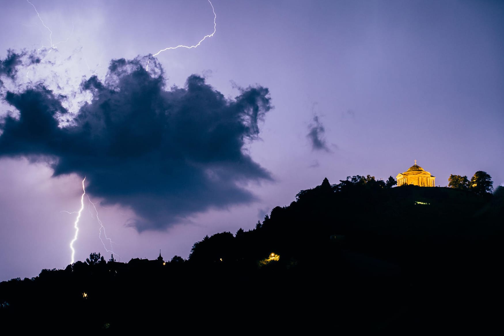 Gewitter über Stuttgart: In der Woche soll es vor allem im Südwesten zu heftigen Gewittern kommen.