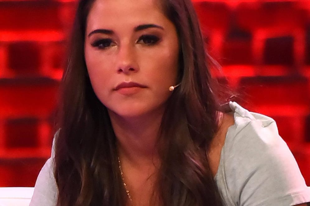 Schwere Zeiten: Sarah Lombardi scheint mit sich selbst nicht wirklich im Reinen zu sein.