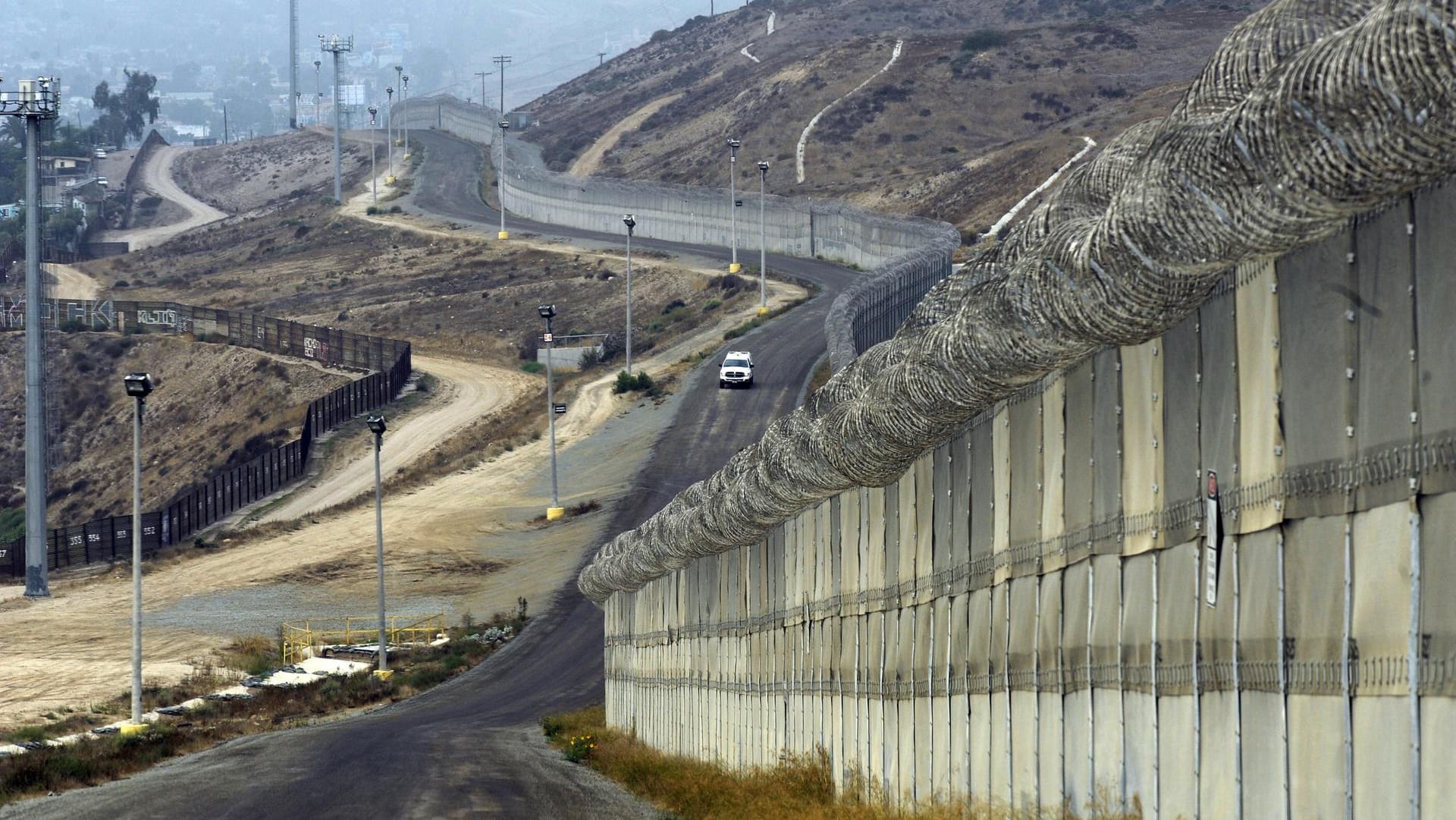 Die Grenze zwischen Mexiko und Kalifornien: Der US-Staat machte noch keine öffentliche Erklärung zur möglichen Entsendung eigener Nationalgardisten. Die Grenze zwischen Mexiko und Kalifornien: Der US-Staat machte noch keine öffentliche Erklärung zur möglichen Entsendung eigener Nationalgardisten.