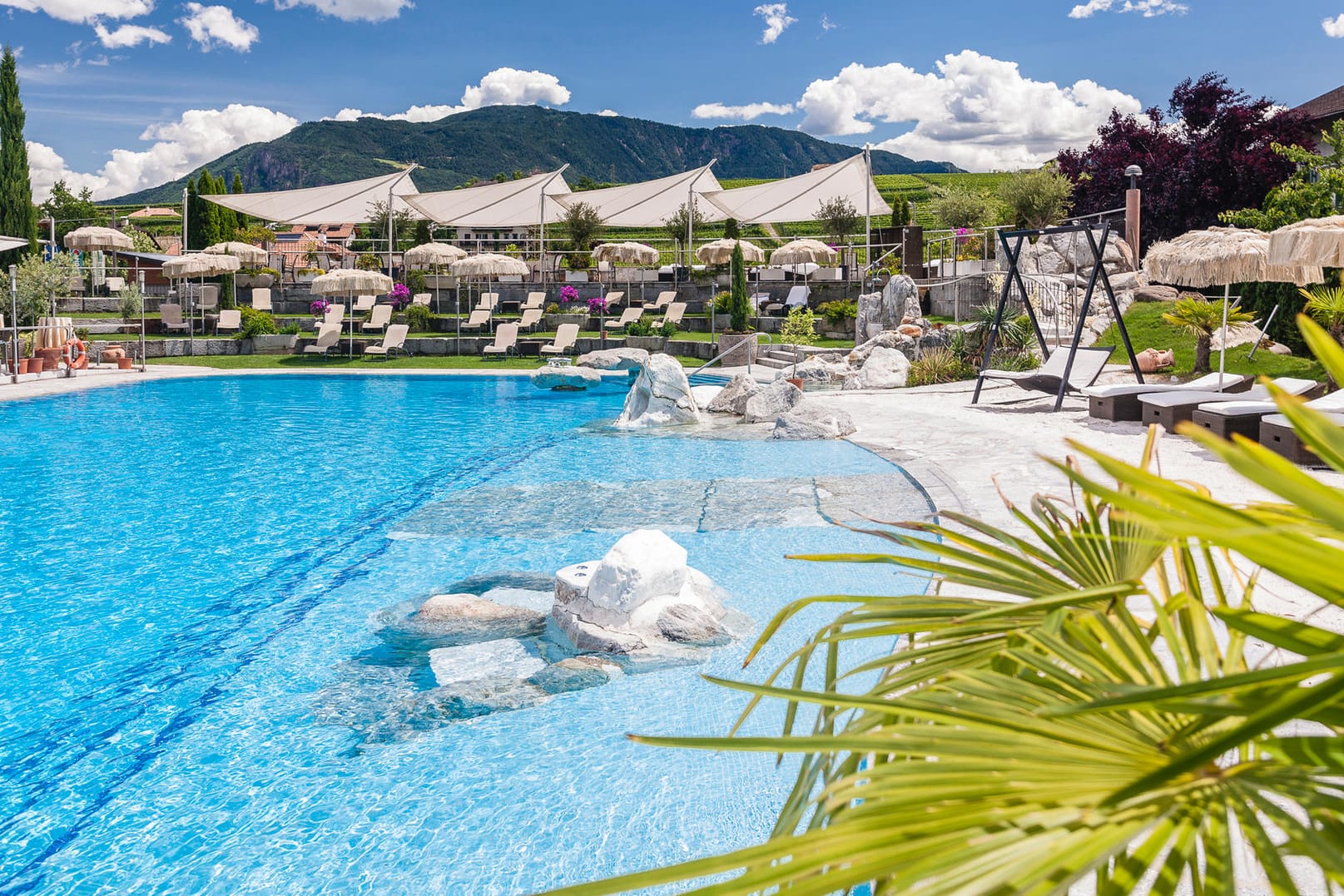 Der Pool im Hotel Weinegg: Hier können die deutschen Spieler nach den Trainingseinheiten entspannen.