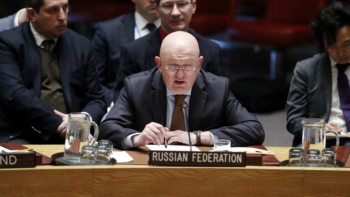 UN-Botschafter Russlands, spricht bei einem Treffen des Sicherheitsrates der Vereinten Nationen (UN) zur Situation in Syrien: Russland und Syrien streiten den Einsatz von Giftgas in Duma ab.