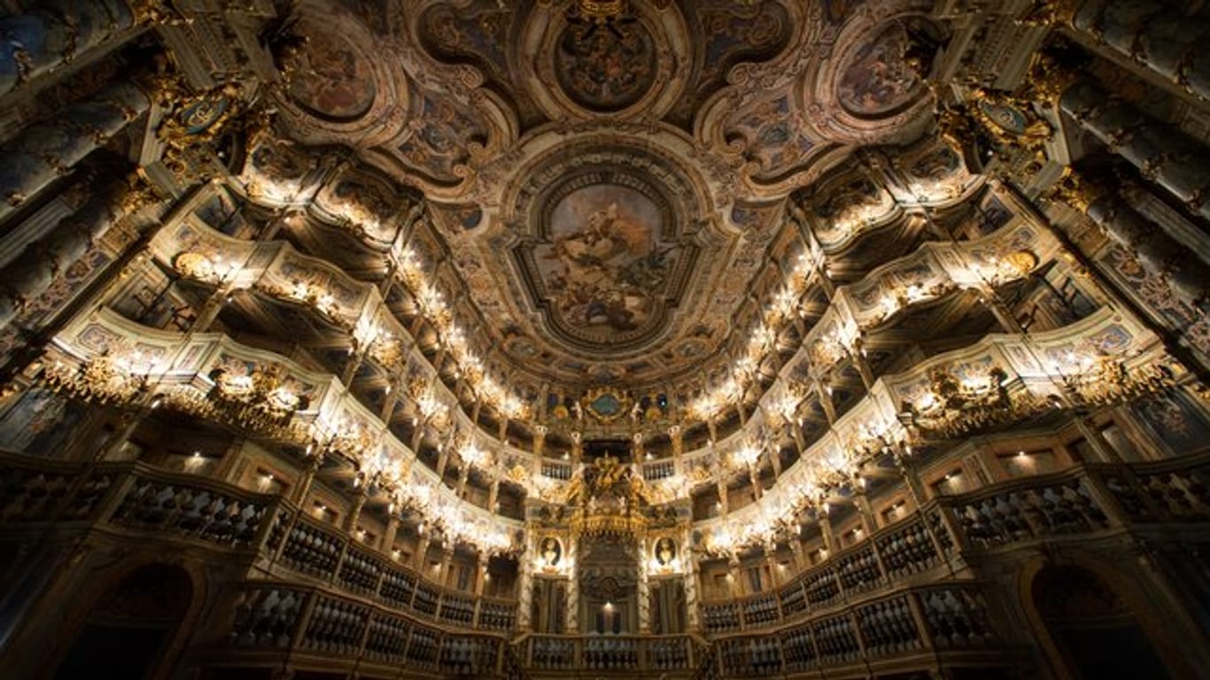 Das sanierte Markgräfliche Opernhaus in Bayreuth erstrahlt wieder in goldener Opulenz.