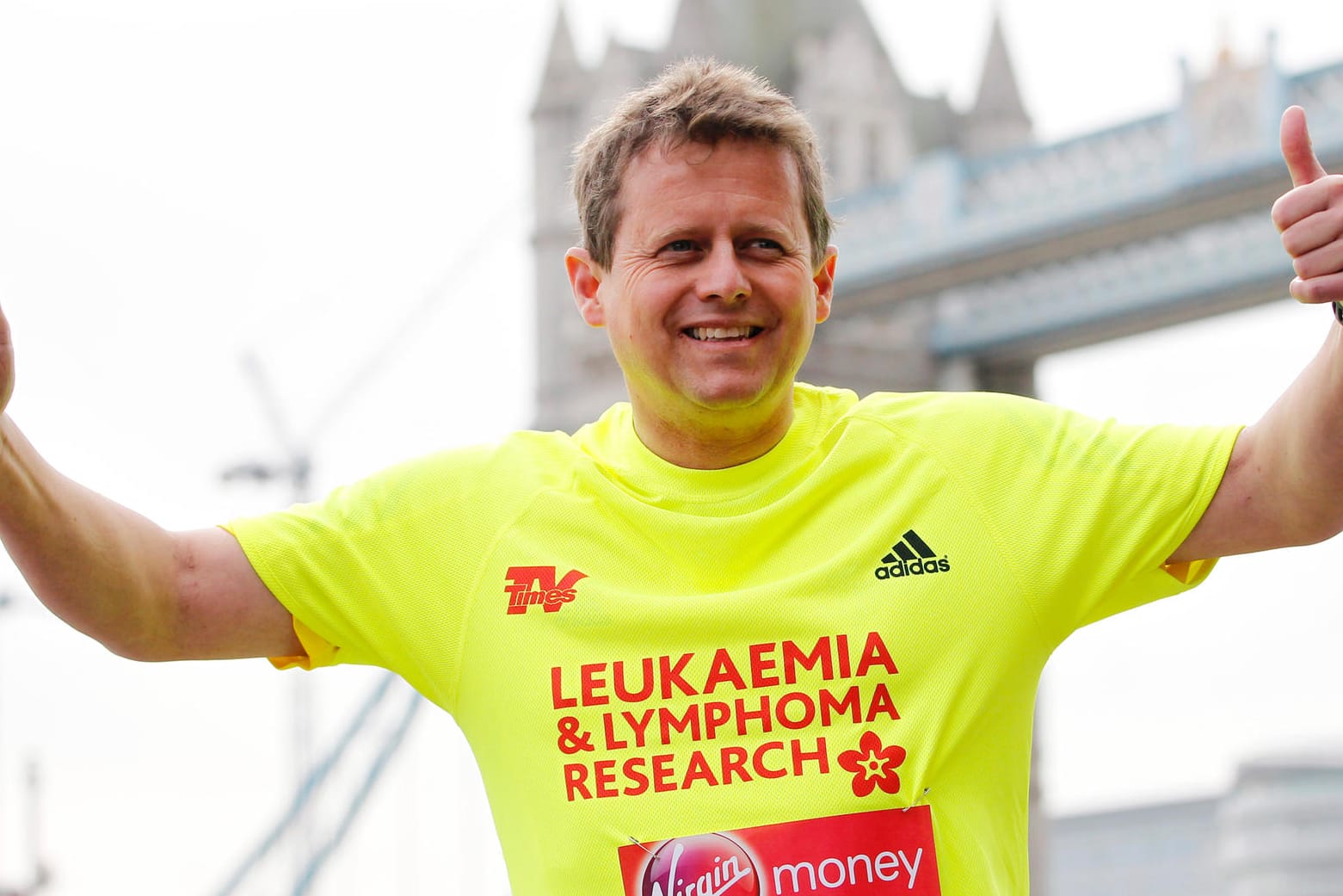 Moderator Mike Bushell bei einem Marathon in London. (Archiv)